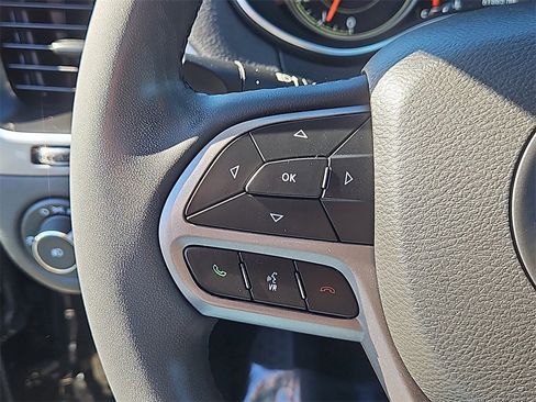 Used 2022 Jeep Cherokee Latitude Lux image 23