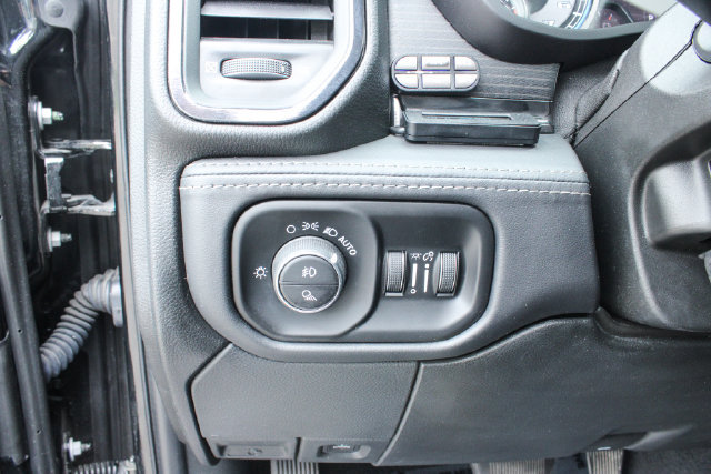Used 2022 RAM 2500 Limited AWD/4WD image 16