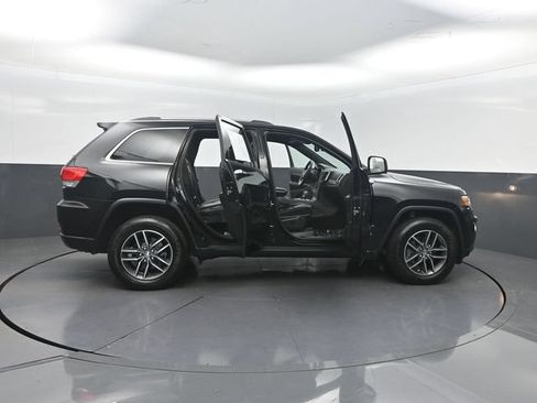 Used 2018 Jeep Grand Cherokee Limited RWD image 31