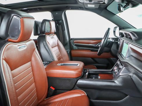 Used 2023 GMC Yukon Denali Ultimate image 33