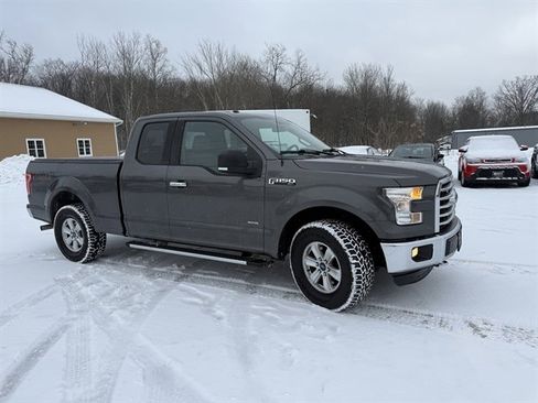 Used 2015 Ford F150 XLT w/ Equipment Group 302A Luxury image 4