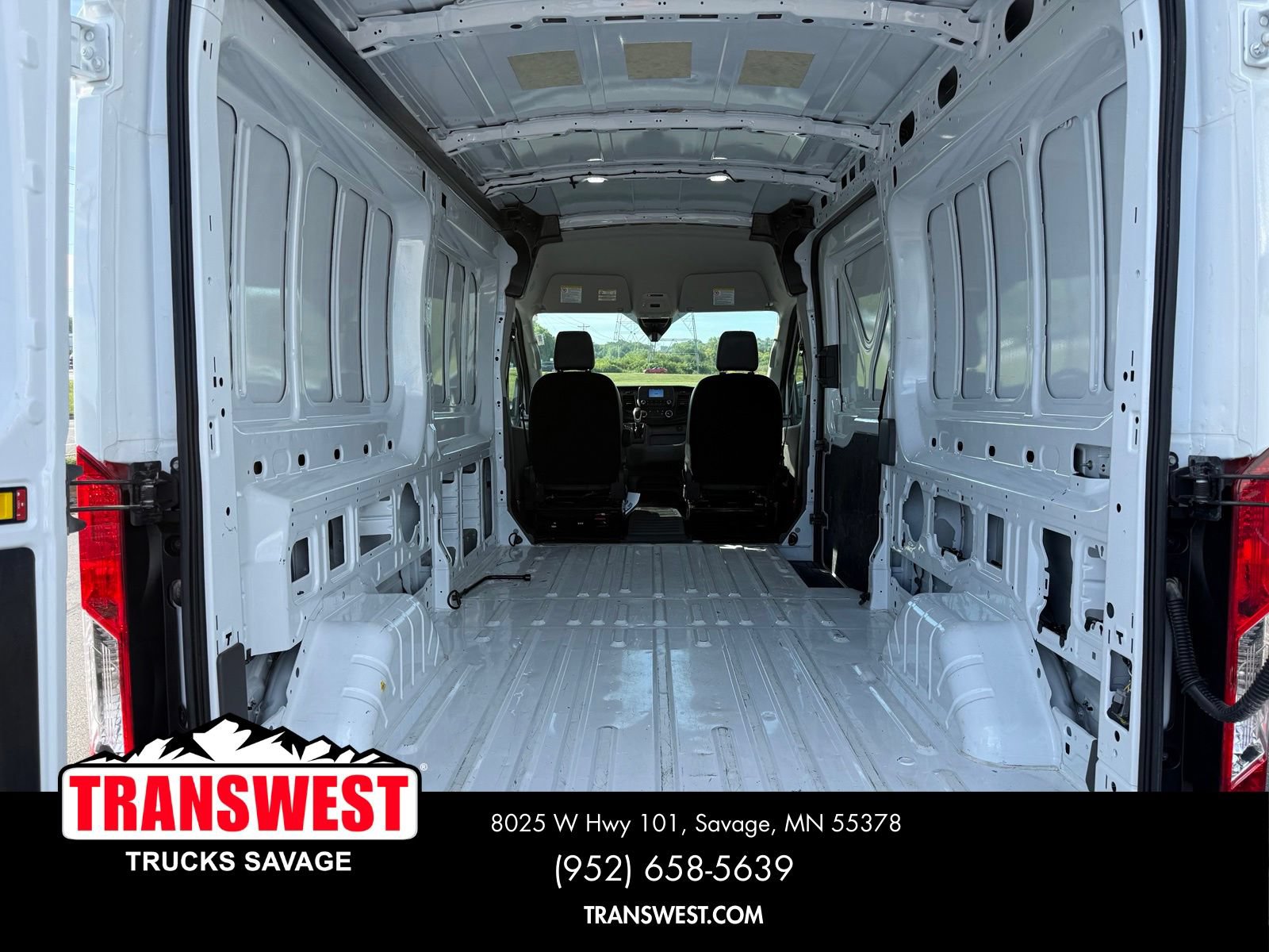 Used 2025 Ford Transit 250 148 Medium Roof RWD image 12