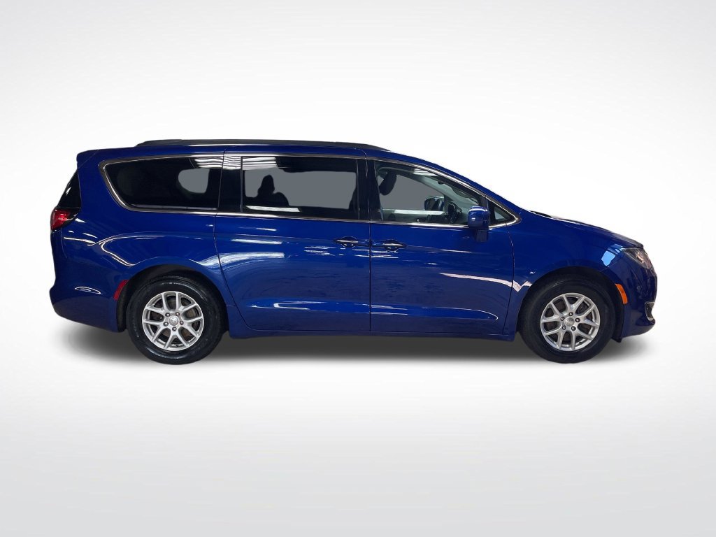 Used 2020 Chrysler Pacifica Touring w/ Cold Weather Group FWD image 8