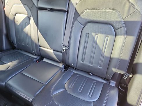 Used 2022 Land Rover Defender 110 X-Dynamic HSE image 24