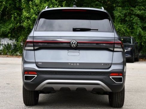 New 2025 Volkswagen Taos SE image 6