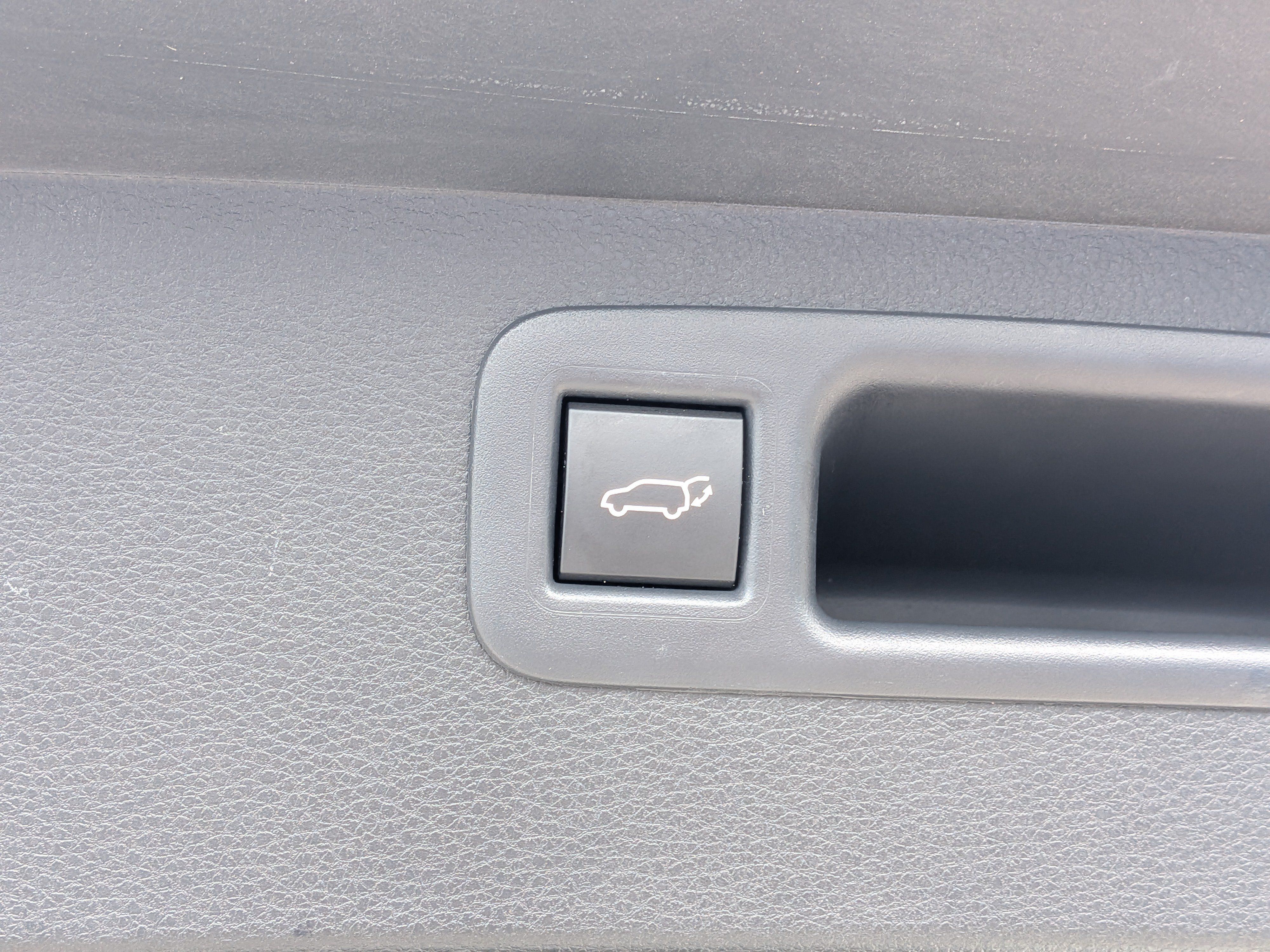 Used 2023 Toyota Highlander XLE FWD image 14