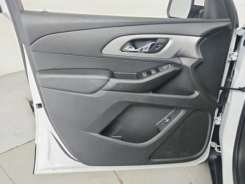 Certified 2023 Chevrolet Traverse LT FWD image 16