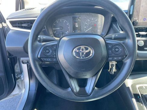 Used 2025 Toyota Corolla LE image 34