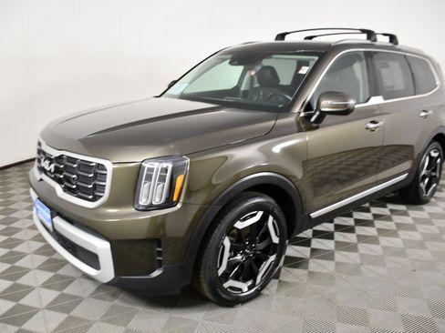Used 2025 Kia Telluride S AWD/4WD image 10