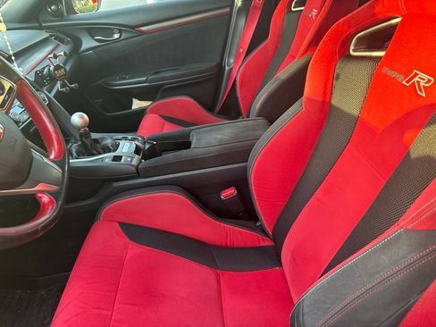 Used 2017 Honda Civic Type R image 5