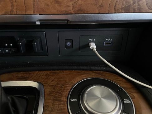 Used 2021 Nissan Armada SL w/ Captain's Chairs Package image 47