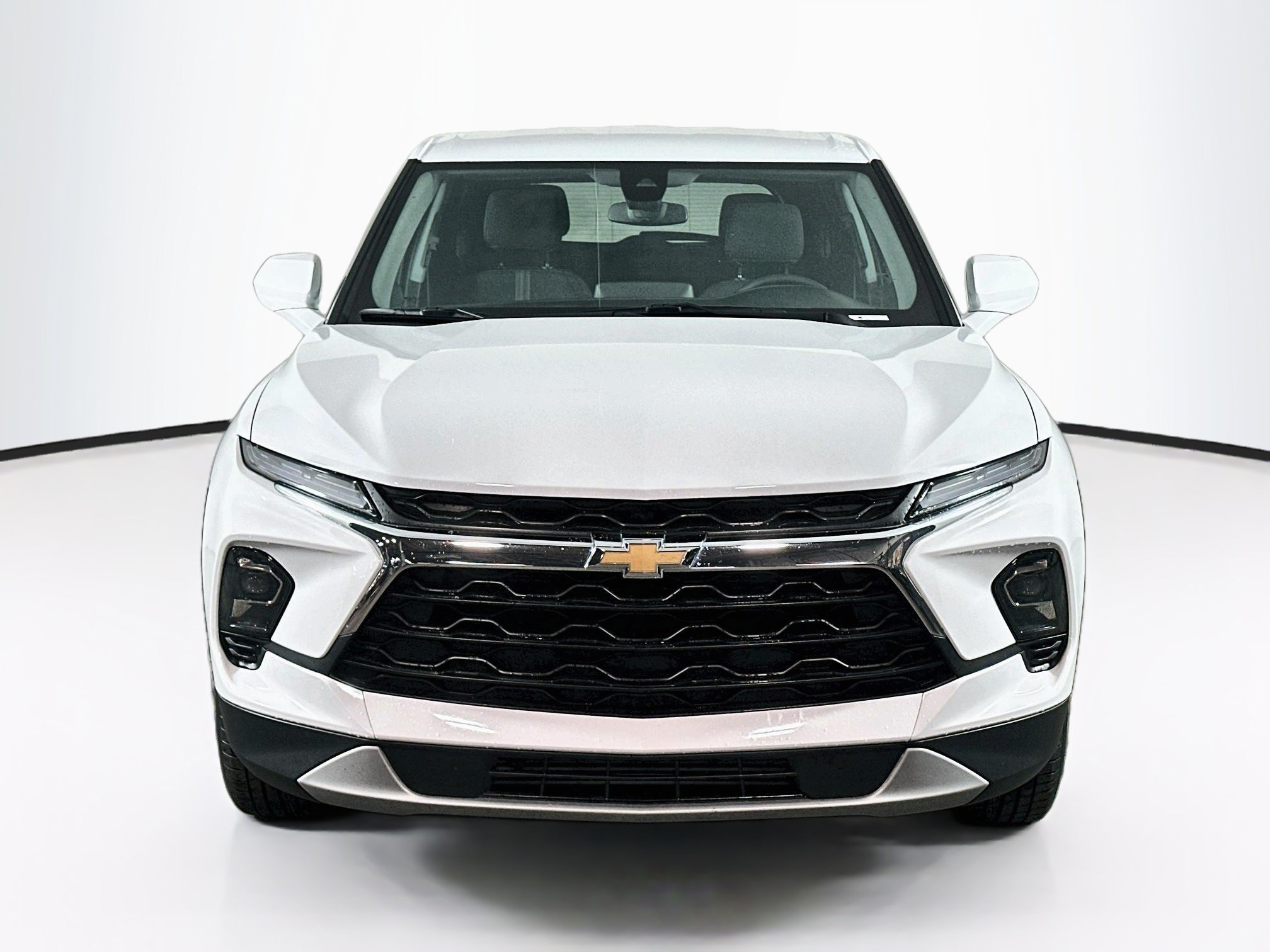 Used 2026 Chevrolet Blazer LT FWD image 2