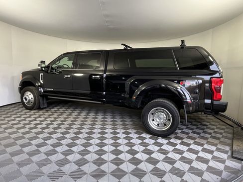 Used 2018 Ford F450 Platinum w/ Platinum Ultimate Package image 2