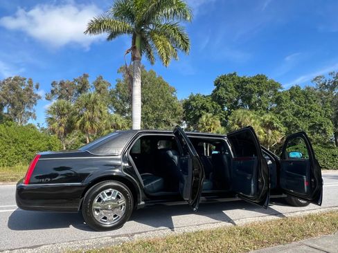 Used 2006 Cadillac DTS image 22