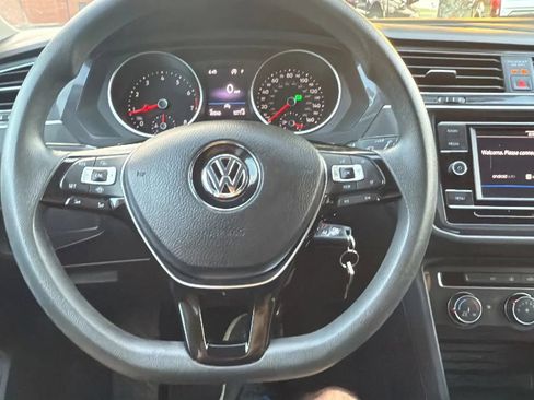 Used 2020 Volkswagen Tiguan S FWD image 30