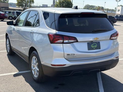 Certified 2022 Chevrolet Equinox LS w/ LS Convenience Package FWD image 5