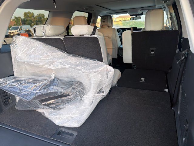 New 2027 Ford Expedition Platinum AWD/4WD image 10
