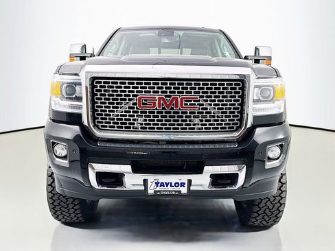 Used 2015 GMC Sierra 3500 Denali w/ Duramax Plus Package image 2
