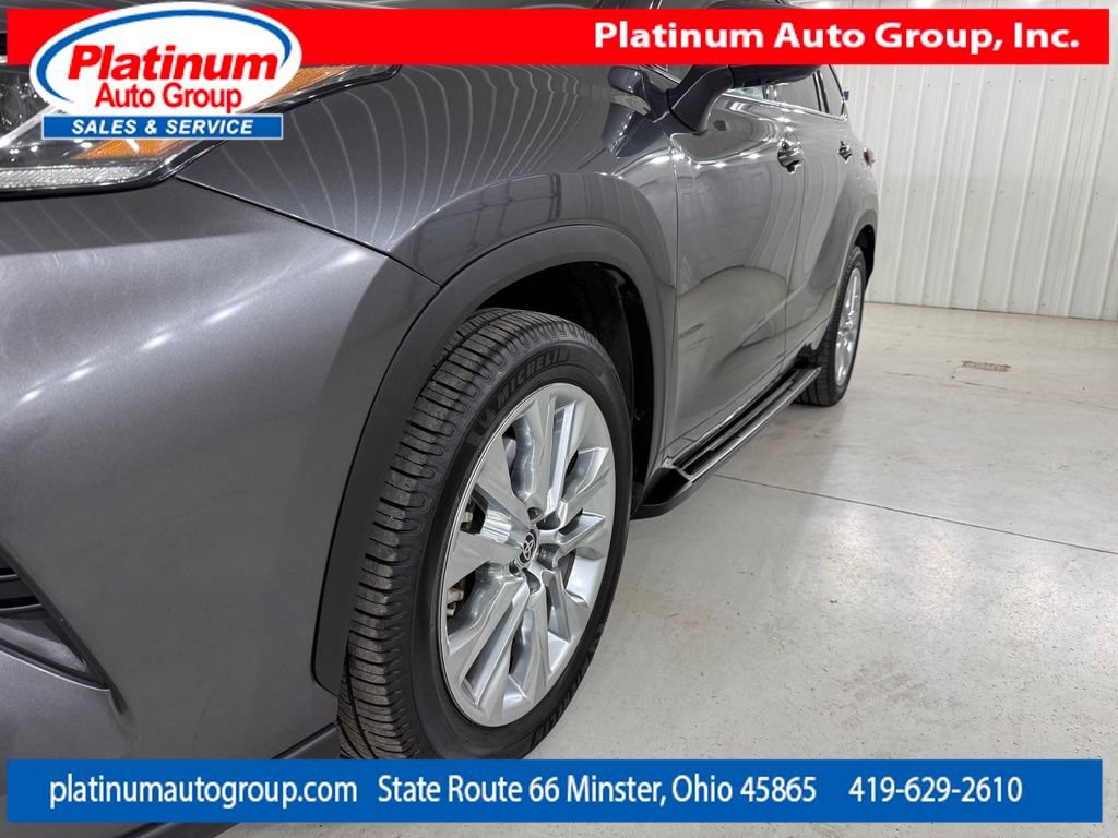 Used 2020 Toyota Highlander Limited FWD image 46