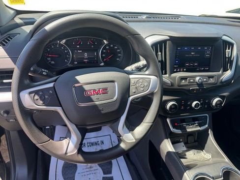 Used 2024 GMC Terrain SLE w/ Driver Convenience Package AWD/4WD image 12