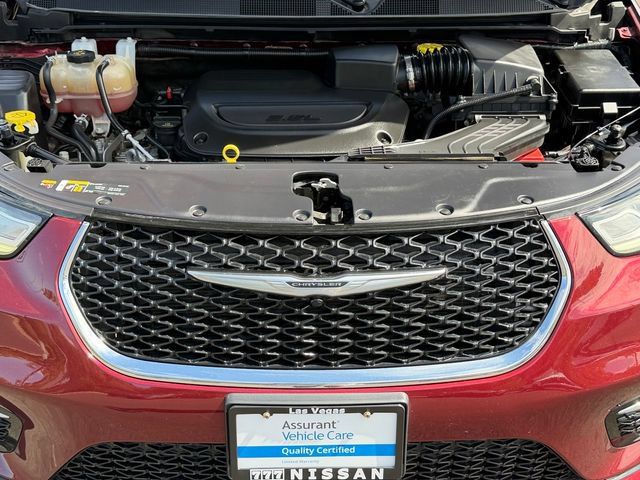 Used 2022 Chrysler Pacifica Touring-L FWD image 28