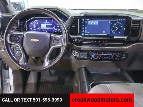 Used 2024 Chevrolet Silverado 2500 LTZ w/ LTZ Convenience Package image 44