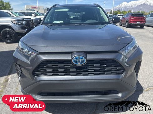 Used 2020 Toyota RAV4 LE w/ Carpet Mat Package AWD/4WD image 12