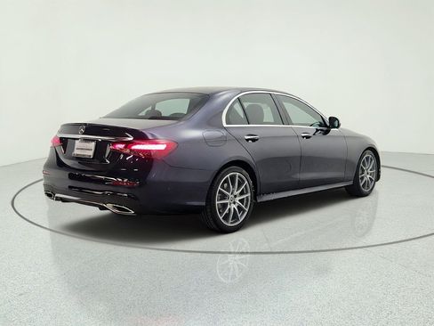 Used 2022 Mercedes-Benz E 350 Sedan image 5