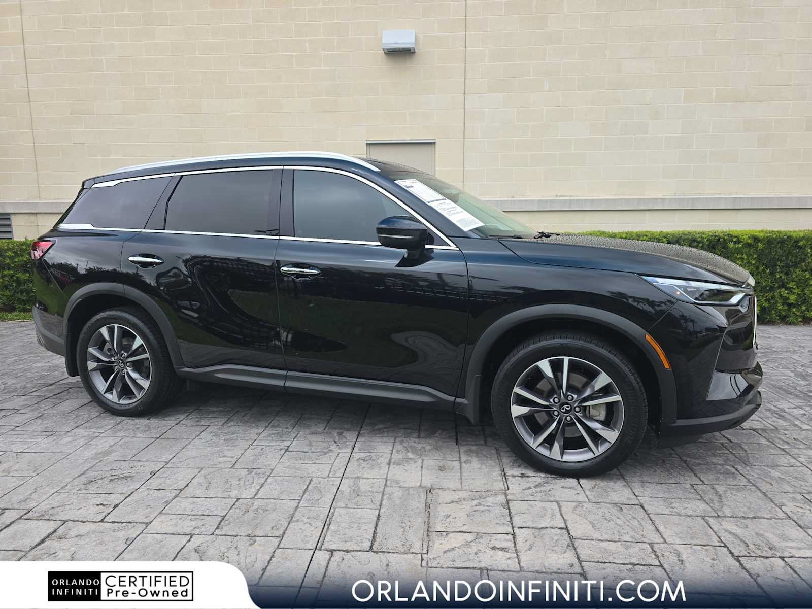Certified 2024 INFINITI QX60 Luxe w/ Vision Package FWD image 1