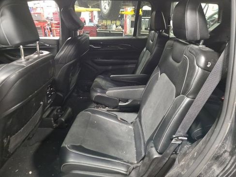 Used 2023 Jeep Grand Cherokee L Laredo AWD/4WD image 13