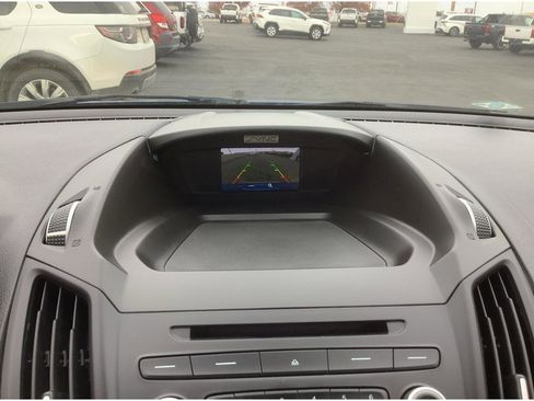 Used 2017 Ford Escape SE image 16