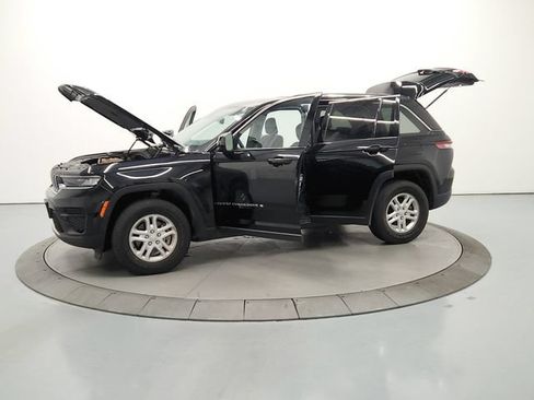 Used 2024 Jeep Grand Cherokee Laredo RWD image 13