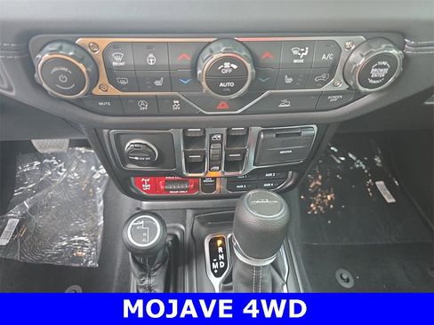 New 2025 Jeep Gladiator Mojave w/ Convenience Group image 24