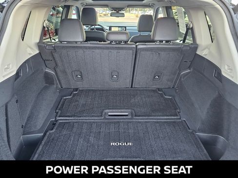 Used 2024 Nissan Rogue Platinum w/ Platinum Premium Package image 12