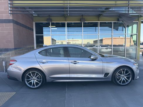 Used 2022 Genesis G70 2.0T w/ Prestige Package RWD image 9