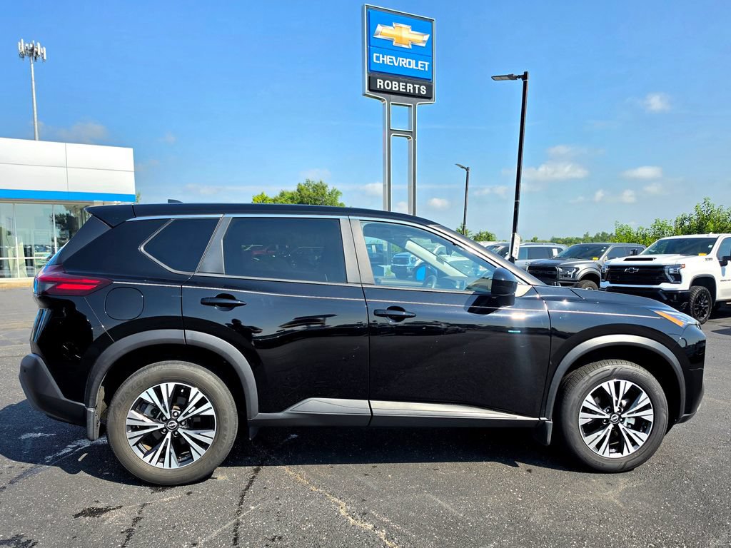 Used 2023 Nissan Rogue SV FWD image 7