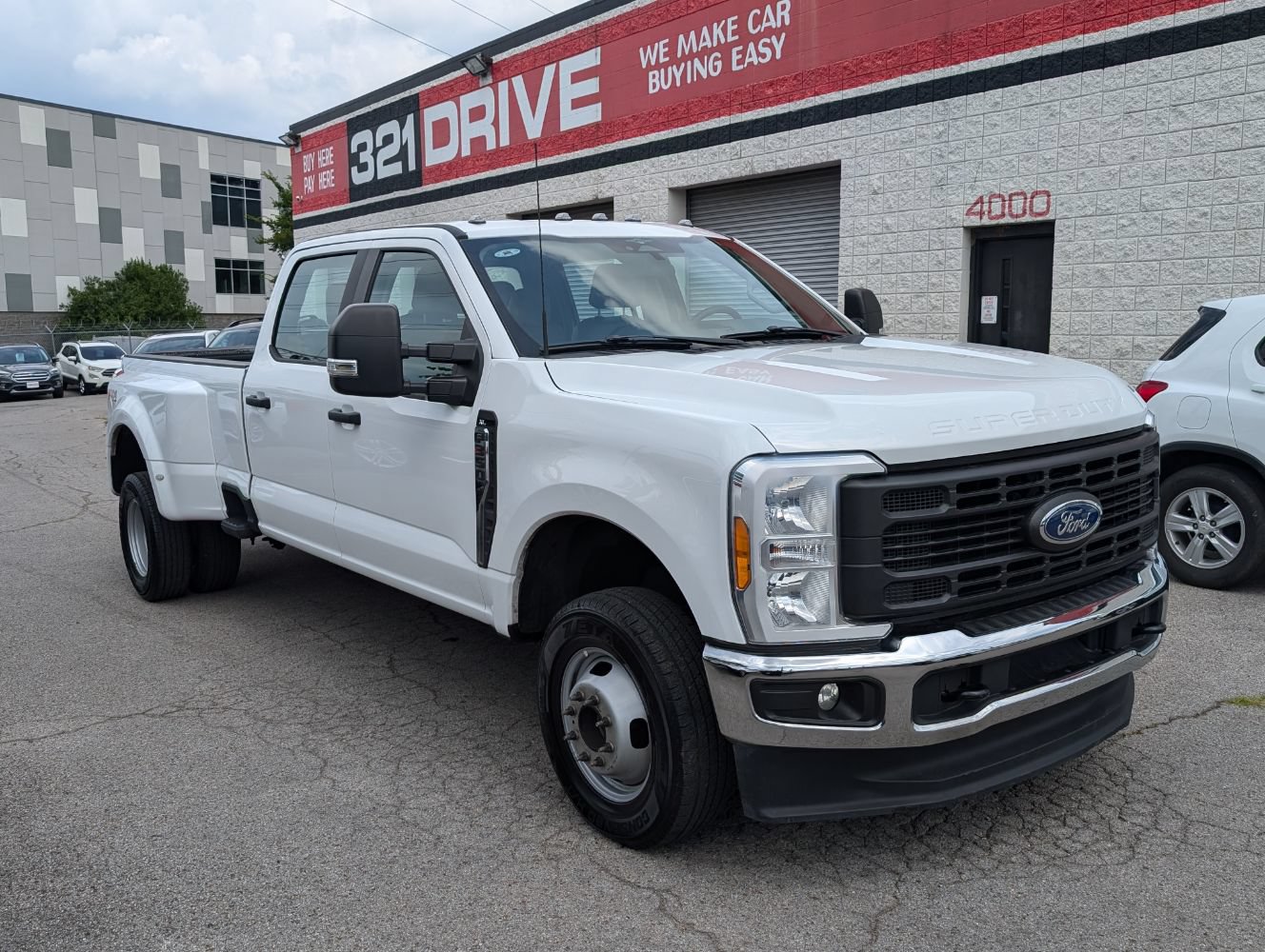 Used 2023 Ford F350 XL w/ XL Driver Assist Package AWD/4WD image 4