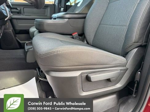 Used 2024 RAM 2500 Tradesman w/ Chrome Appearance Group image 26