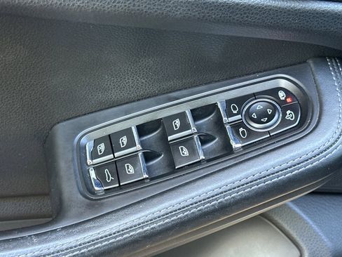 Used 2016 Porsche Macan Turbo AWD/4WD image 12