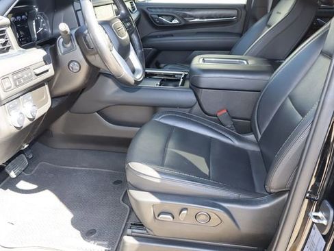 Used 2021 GMC Yukon Denali w/ Denali Premium Package AWD/4WD image 25