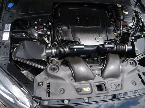 Used 2017 Jaguar XJ R-Sport image 45