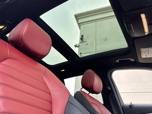 Used 2022 Mercedes-Benz GLC 43 AMG 4MATIC image 25