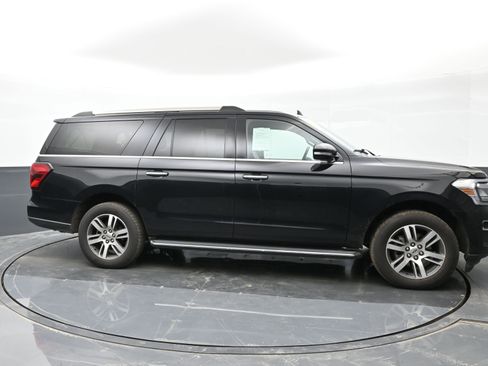 Used 2022 Ford Expedition Max Limited image 9