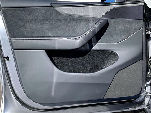 Used 2026 Tesla Model Y 2WD image 18