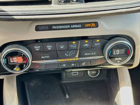 Used 2021 Ford Escape SEL w/ Technology Package AWD/4WD image 18