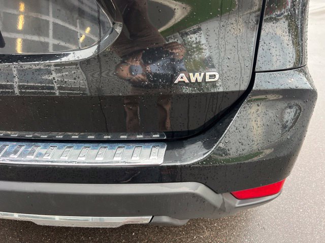 Used 2017 Nissan Rogue S AWD/4WD image 5