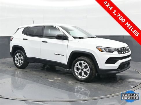 Used 2025 Jeep Compass Sport image 6