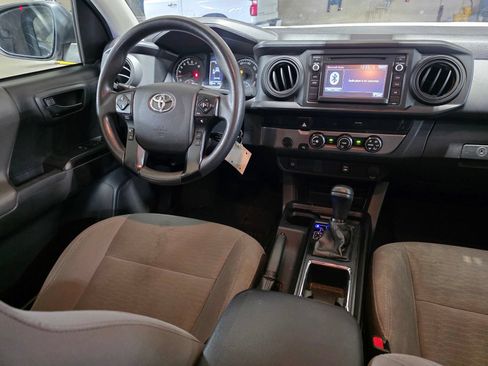 Used 2019 Toyota Tacoma SR w/ SX Package RWD image 12