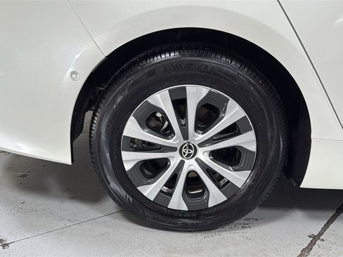 Used 2020 Toyota Prius Prime Limited image 22