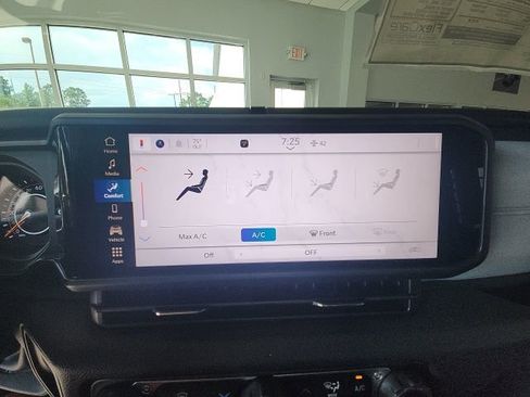 New 2025 Jeep Gladiator Sport image 42